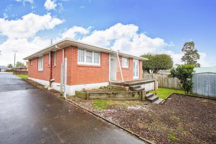 27 Flanshaw Road Te Atatu South_11