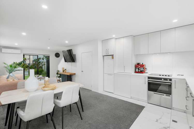 11/4 Riccarton Road Riccarton_3