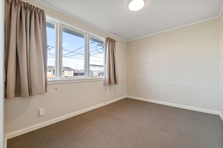 64 Aldershot Street Aranui_14