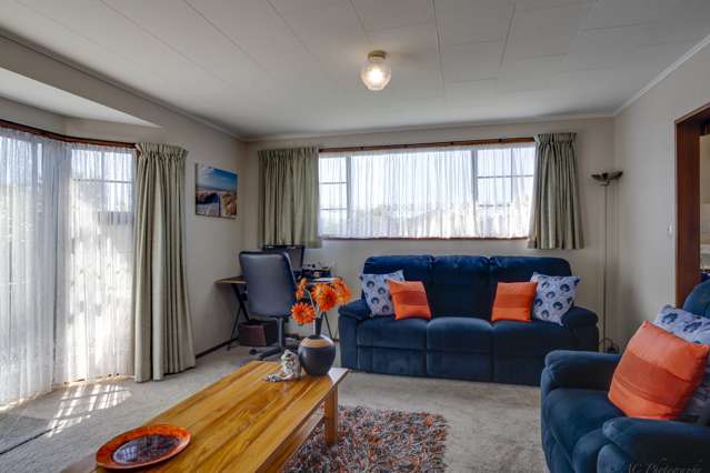 2/105 Le Cren Street Seaview_4