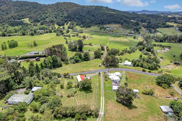 37 Valley View Road Otaika_15