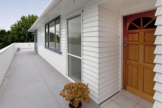 8 Jellicoe Road Murrays Bay_1