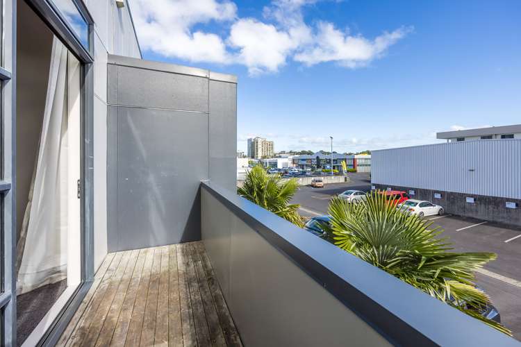 2/5 Freeman Way Manukau_6