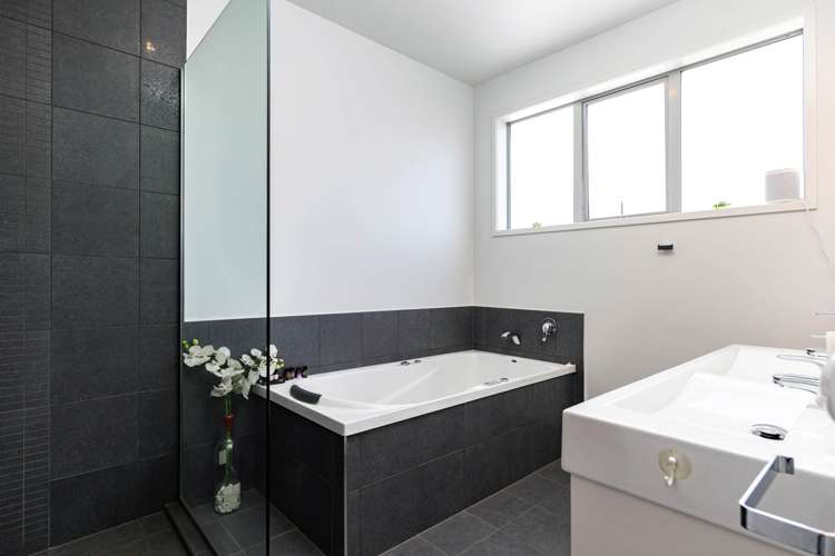 7 Golf View Close Fairhall_30