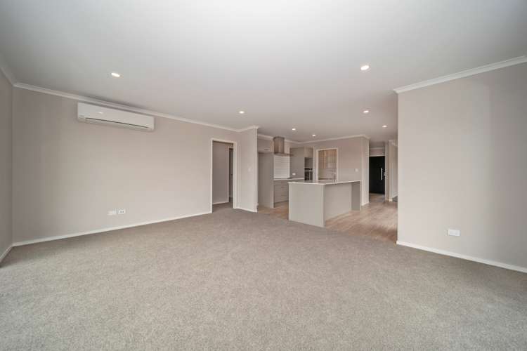 5 Oakmont Crescent Waiwhakaiho_11