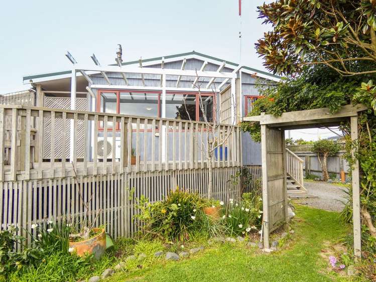 5 Te Whena Street Otaki Beach_13