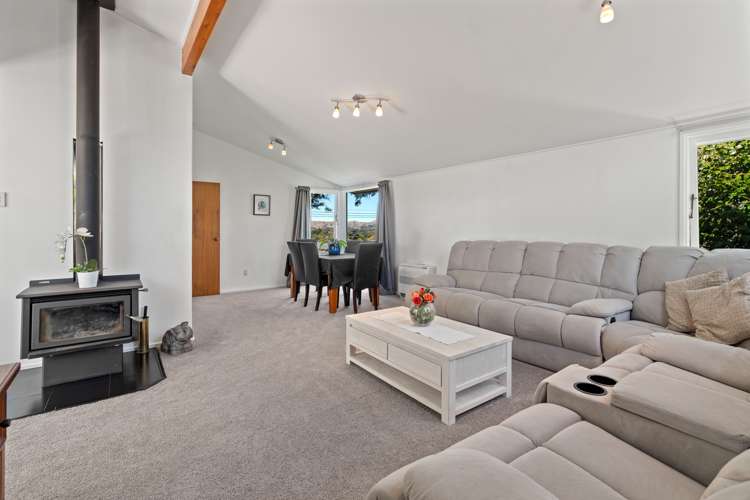 7 Manuka Street Otaki Beach_8