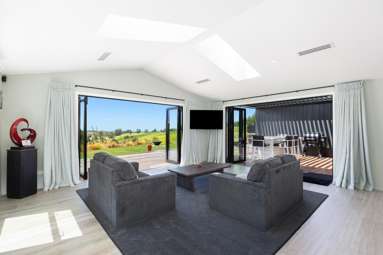 226 Bronte Road West_3