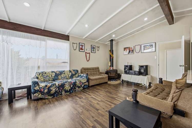 4 Hewlett Road Massey_14