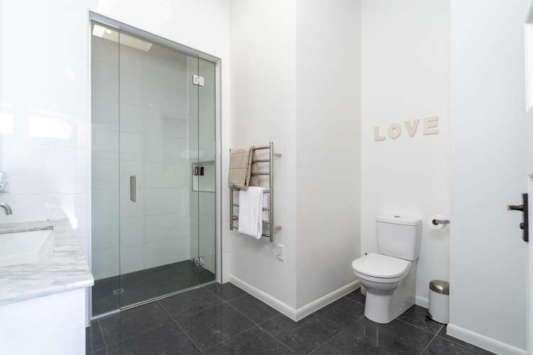 643 Grey Street Hamilton East_34