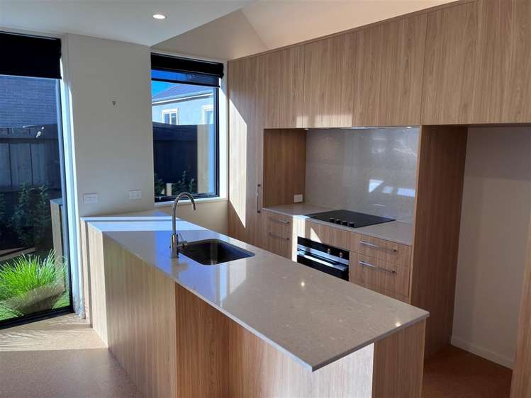 2/20 Dickens Street Addington_5