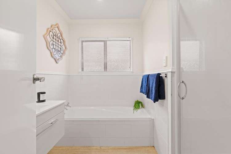 8 Langstone Street Welcome Bay_16