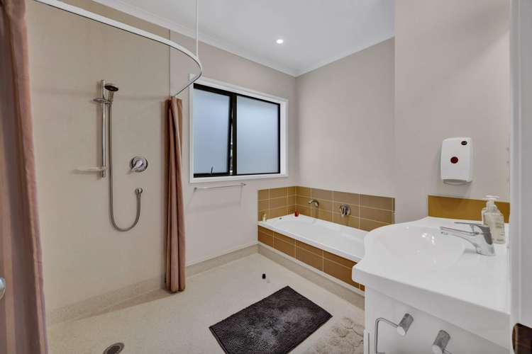 2 Heaphy Road Opunake_11