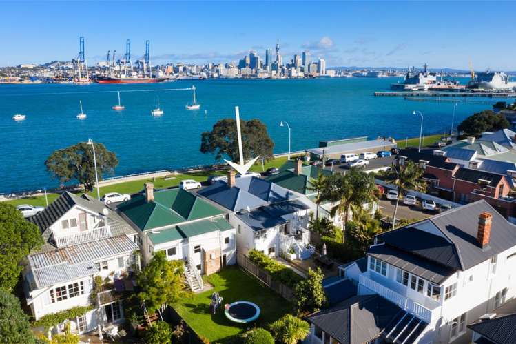 31 Queens Parade Devonport_49