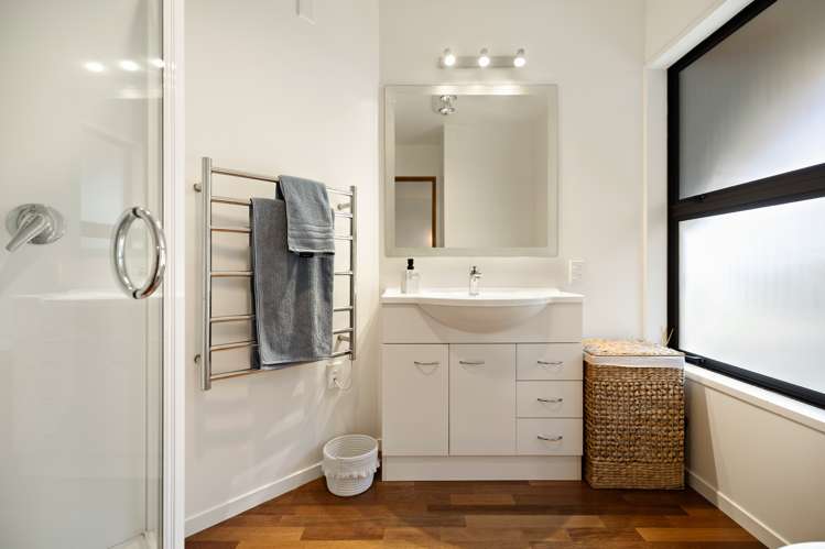 110b Wynyard Crescent Fernhill/Sunshine Bay_18