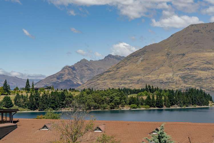 205 (Door 206) Ramada Hotel, 18 Frankton Road Queenstown_14