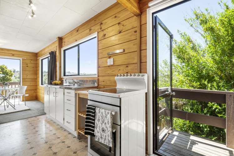 1/8 Camilla Grove Totara Vale_13