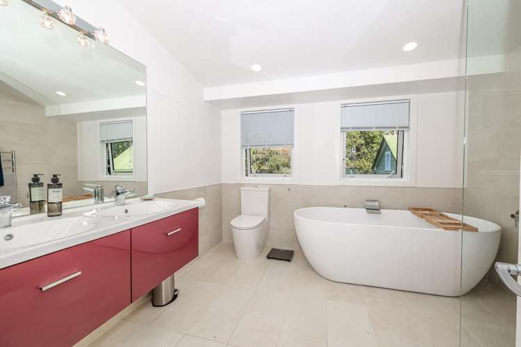 8 Short Street Waitati_19