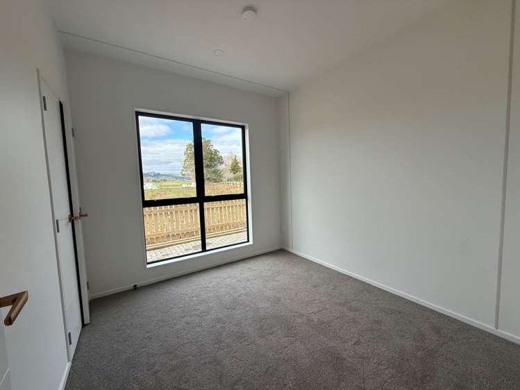 189 Otuwairoa Esplanade Papakura_15