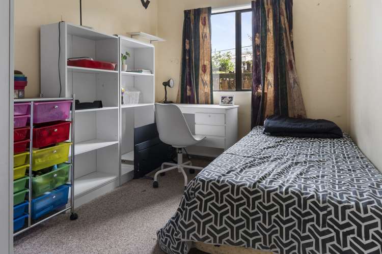 19 Lord Auckland Road Wakefield_17