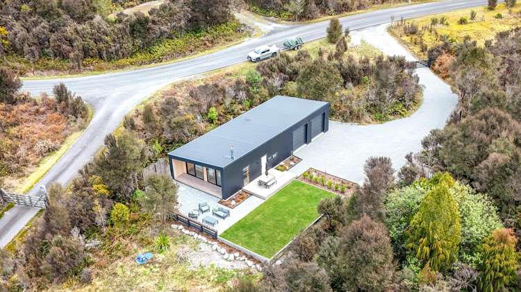 57 Beechwater Drive Moana / Lake Brunner_17