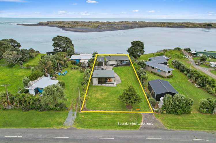 4 Rauparaha Street Marokopa_13