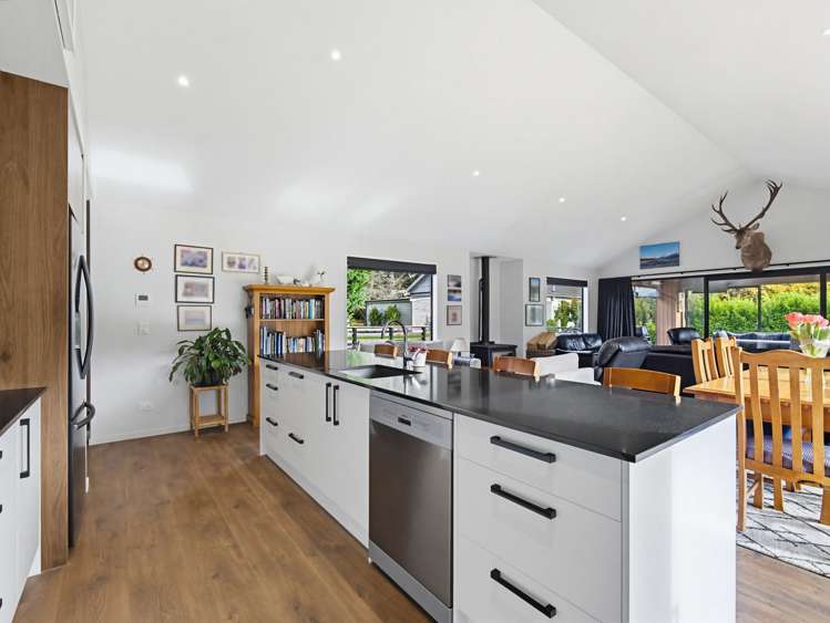 13 Hart Place Lake Coleridge_6