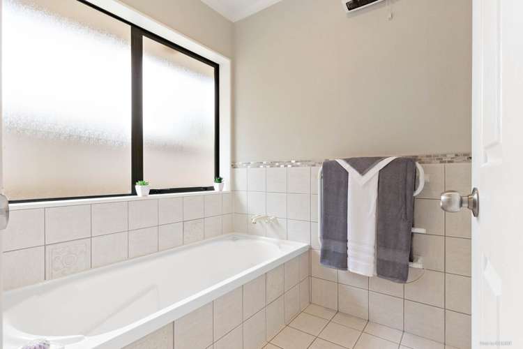 302 Hill Road The Gardens_13