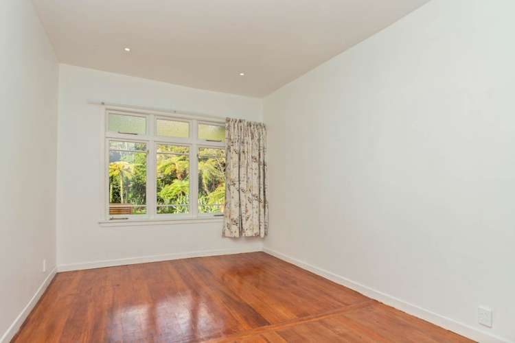 878 West Coast Road Waiatarua_3