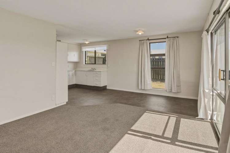 3/21B Faulkland Drive Witherlea_8