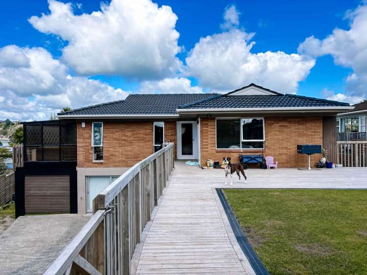 15 Zita Avenue Matakatia Bay_1