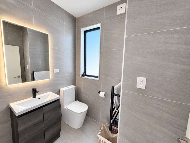2 Papa Takaro Lane Flat Bush_14
