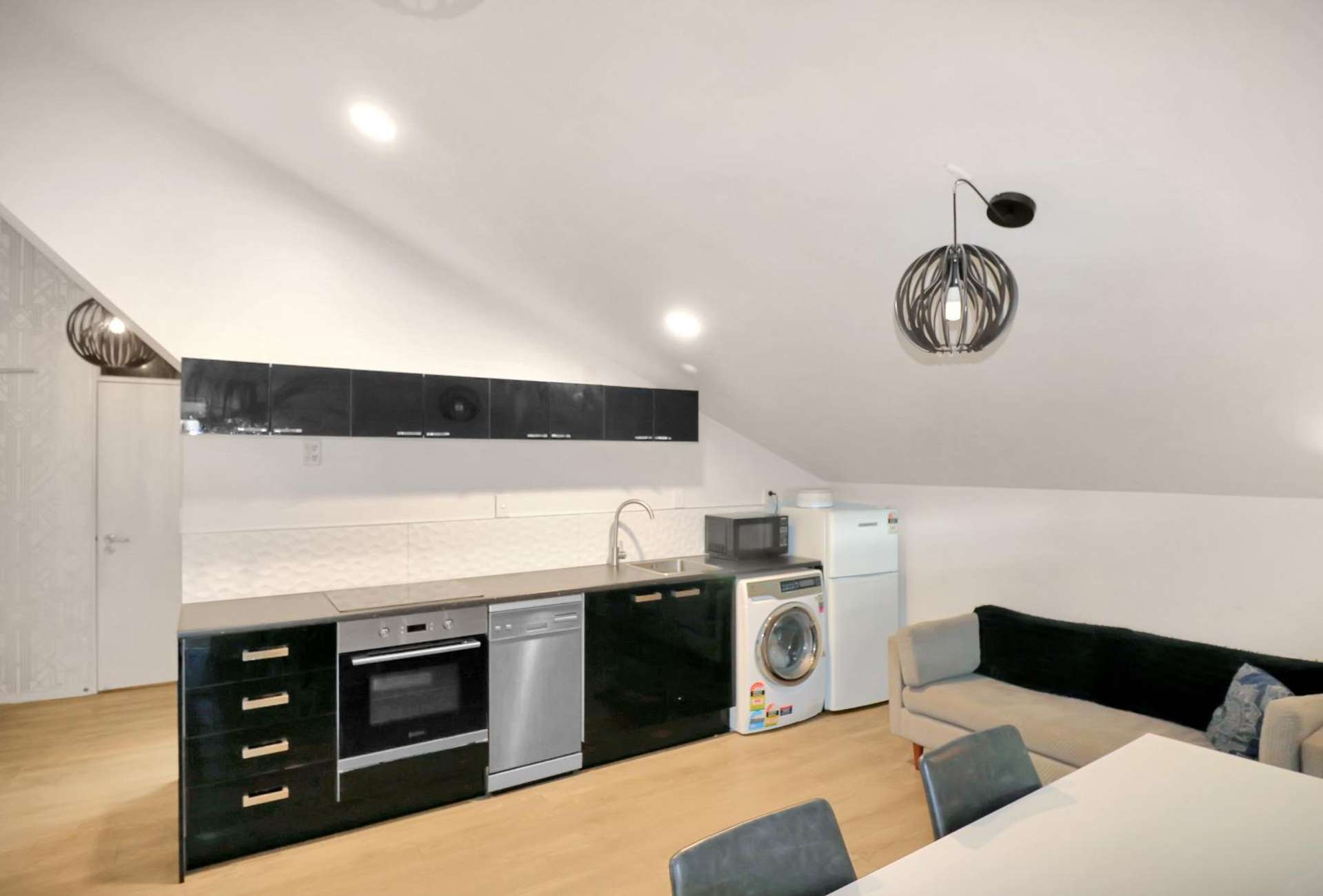 13/14 Alpha Street 2185_0