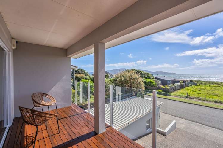 8 Ara Kuaka Waikanae Beach_21