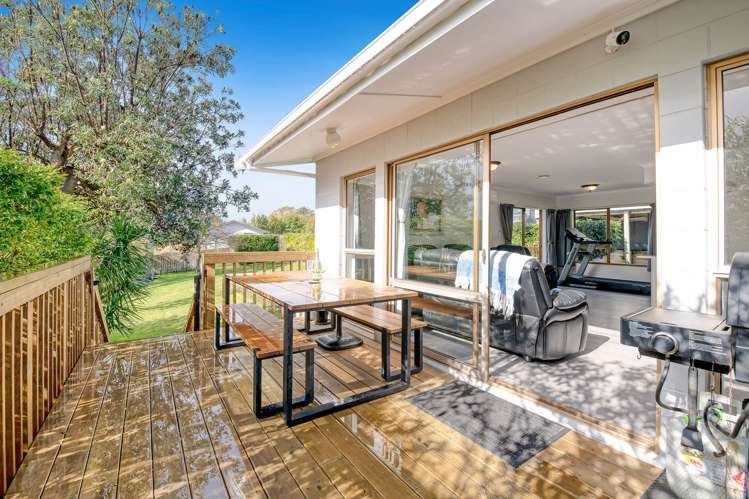 39 Gledstane Road Stanmore Bay_2