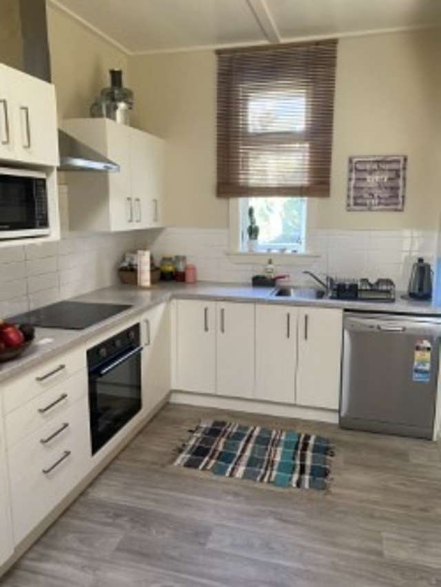 51A Renwick Place 10811_1