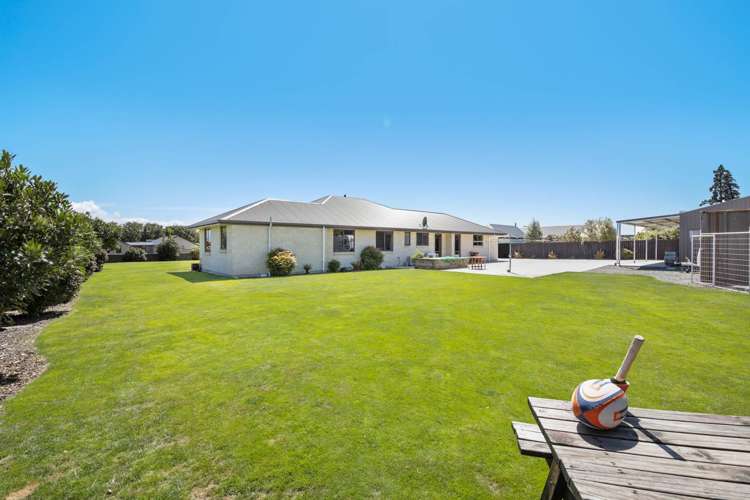 33 Birchwood Avenue Burleigh_26