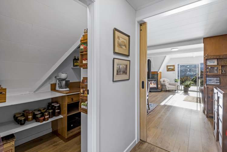 696 Peninsula Road Kelvin Heights_12