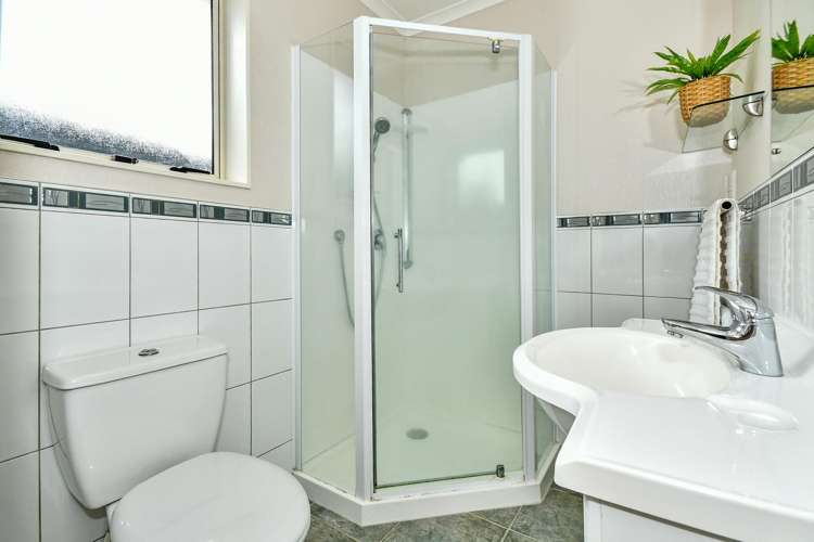 6 Richard Halse Drive The Gardens_7