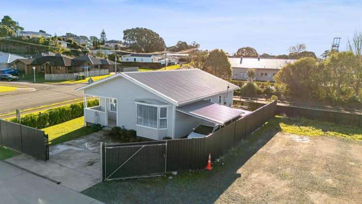 38 Grey Street Waitara_12