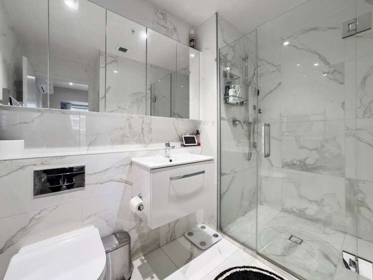 502/41 Beach Road City Centre_13