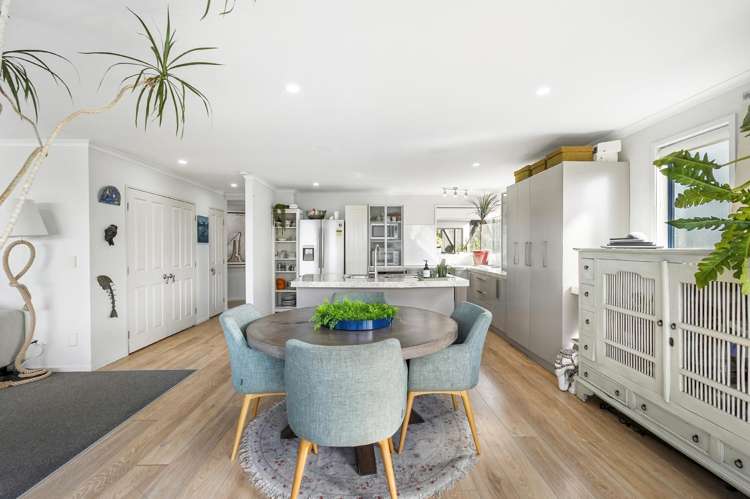 3/1013 Beach Road Torbay_8