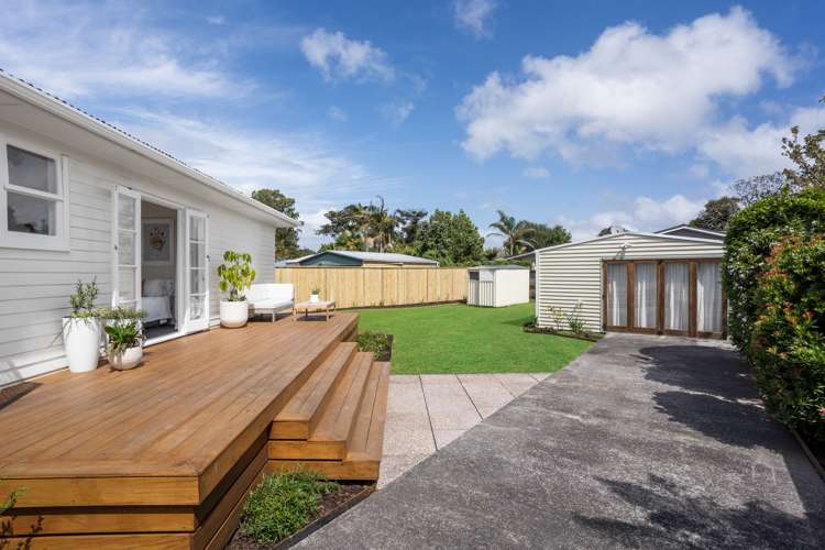 16 Brennan Avenue Te Atatu Peninsula_13