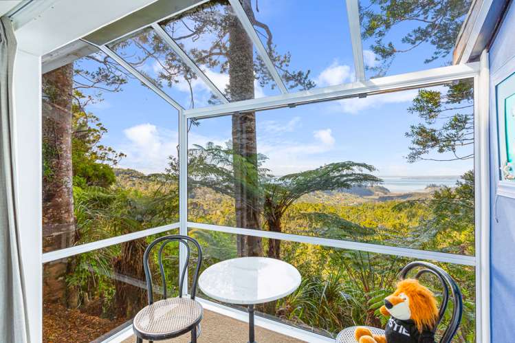 98 Scenic Drive Titirangi_17