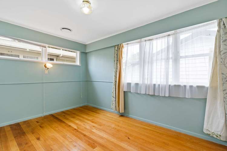 57 Golf Road New Lynn_11