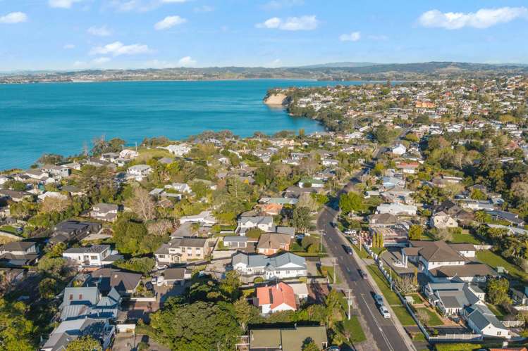62 Beach Road Mellons Bay_35