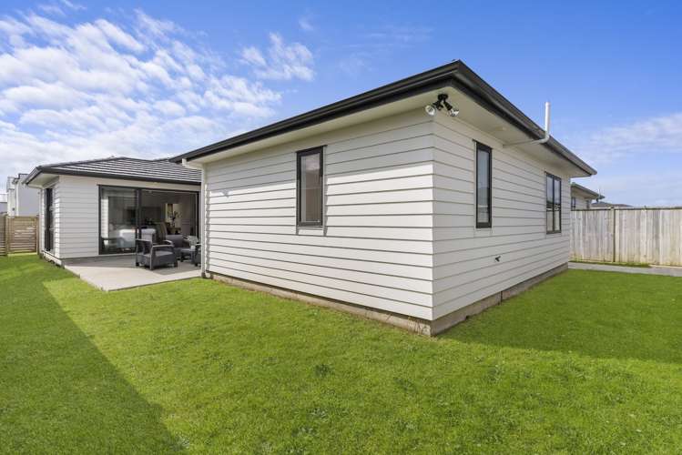 9 Soaring Bird Drive Takanini_26