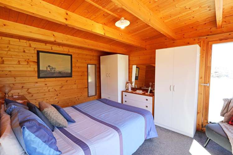 13 Danube Road Winton Surrounds_9