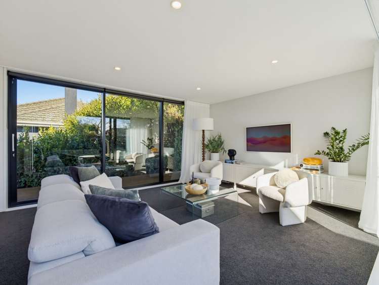 275 Hills Road_5