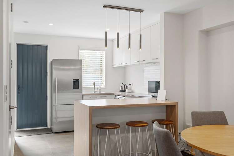 8/46 Andover Street Merivale_3